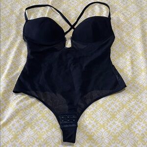 2/$20 Black Strappy Shaping Bodysuit XL, NWOT Never worn, Cross Front support